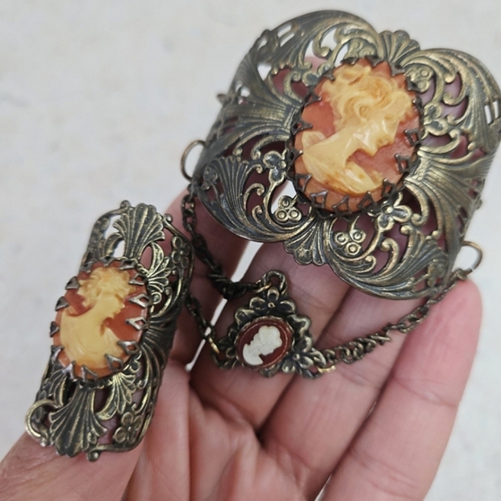 LastChance 3 Cameo Cuff Ring " Slave Bracelet " Gold Electroplated 925 Sterling